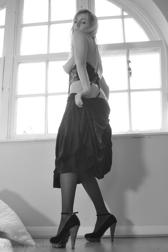 Secretaries, corsets-stockings_050.jpg
